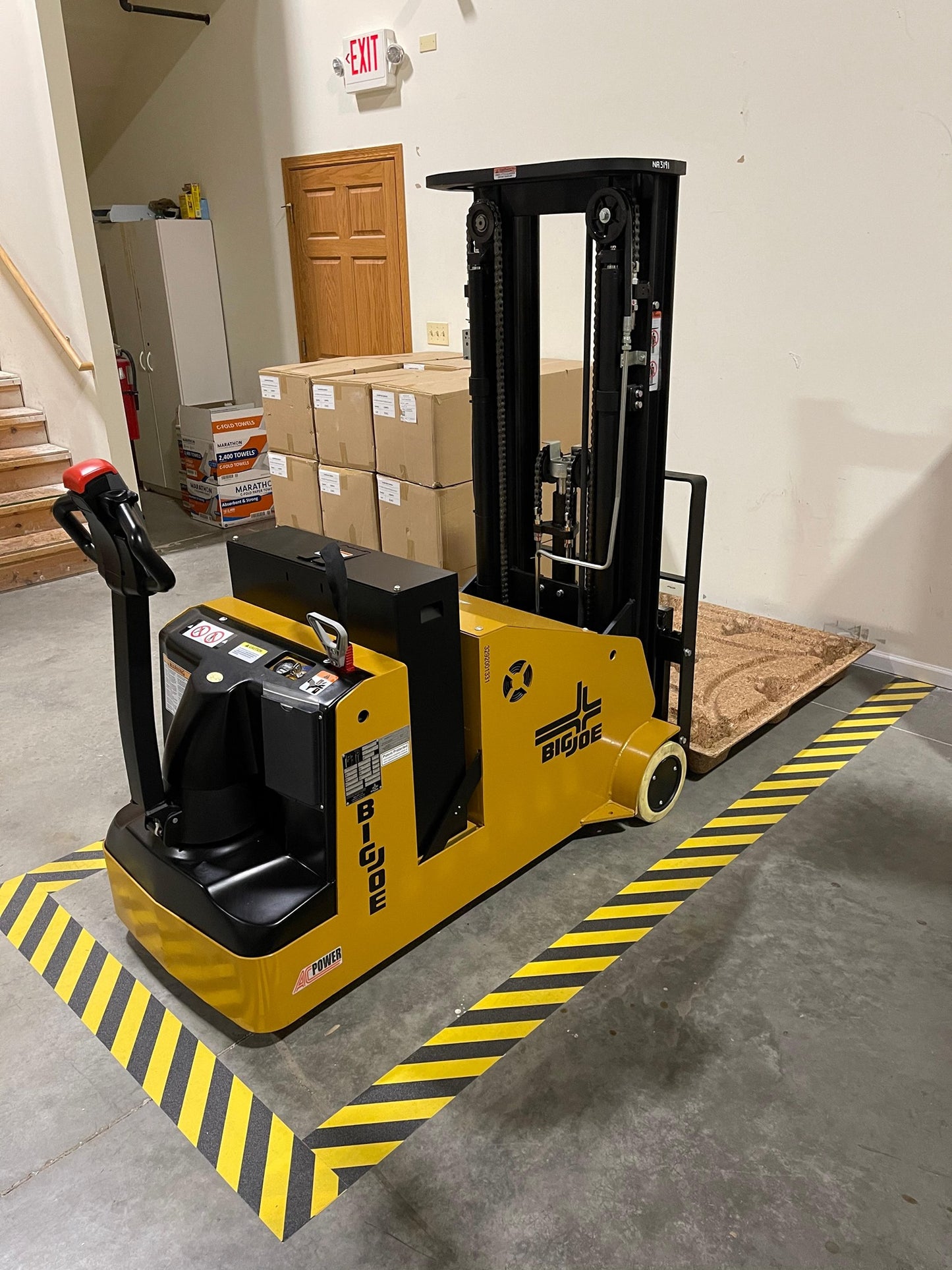 BLACK & YELLOW Abrasive 60 Grit Non-Slip Safety Track Hazard Tape